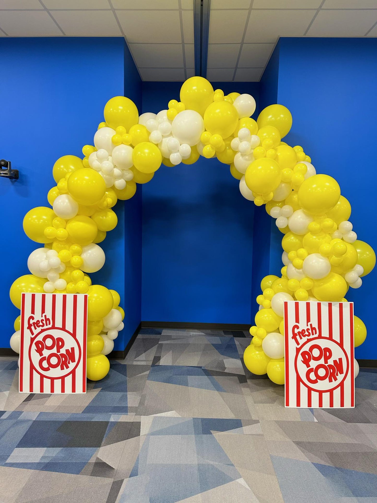 Circus Popcorn Party Ready-Made Balloon Arch